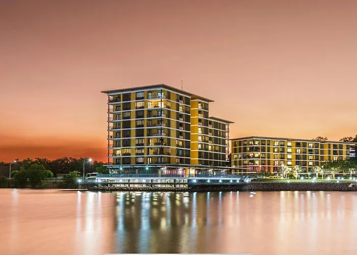 Harbour-View Waterfront Apartment